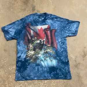 2014 the mountain canadian flag and wild life tee shirt
